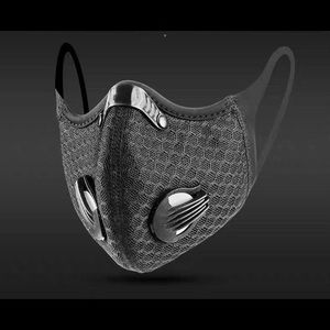 Mask with valve and filter